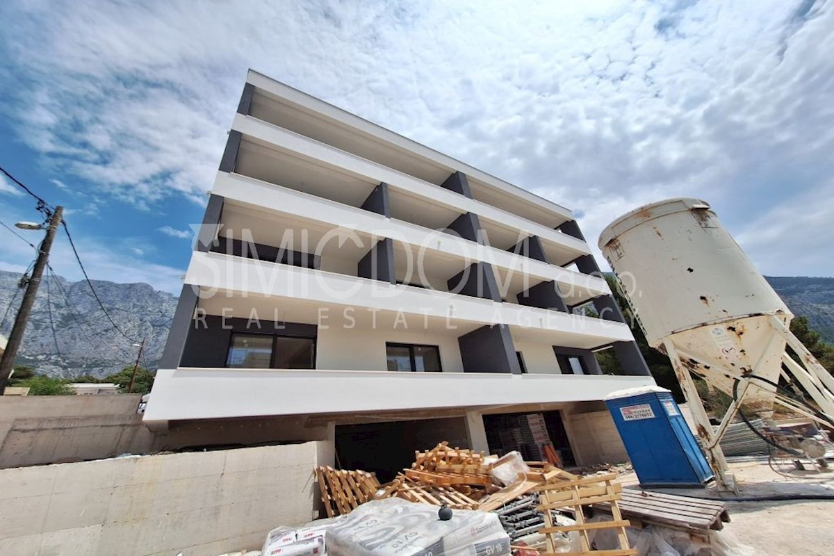 Enosobno stanovanje z razgledom na morje, Makarska