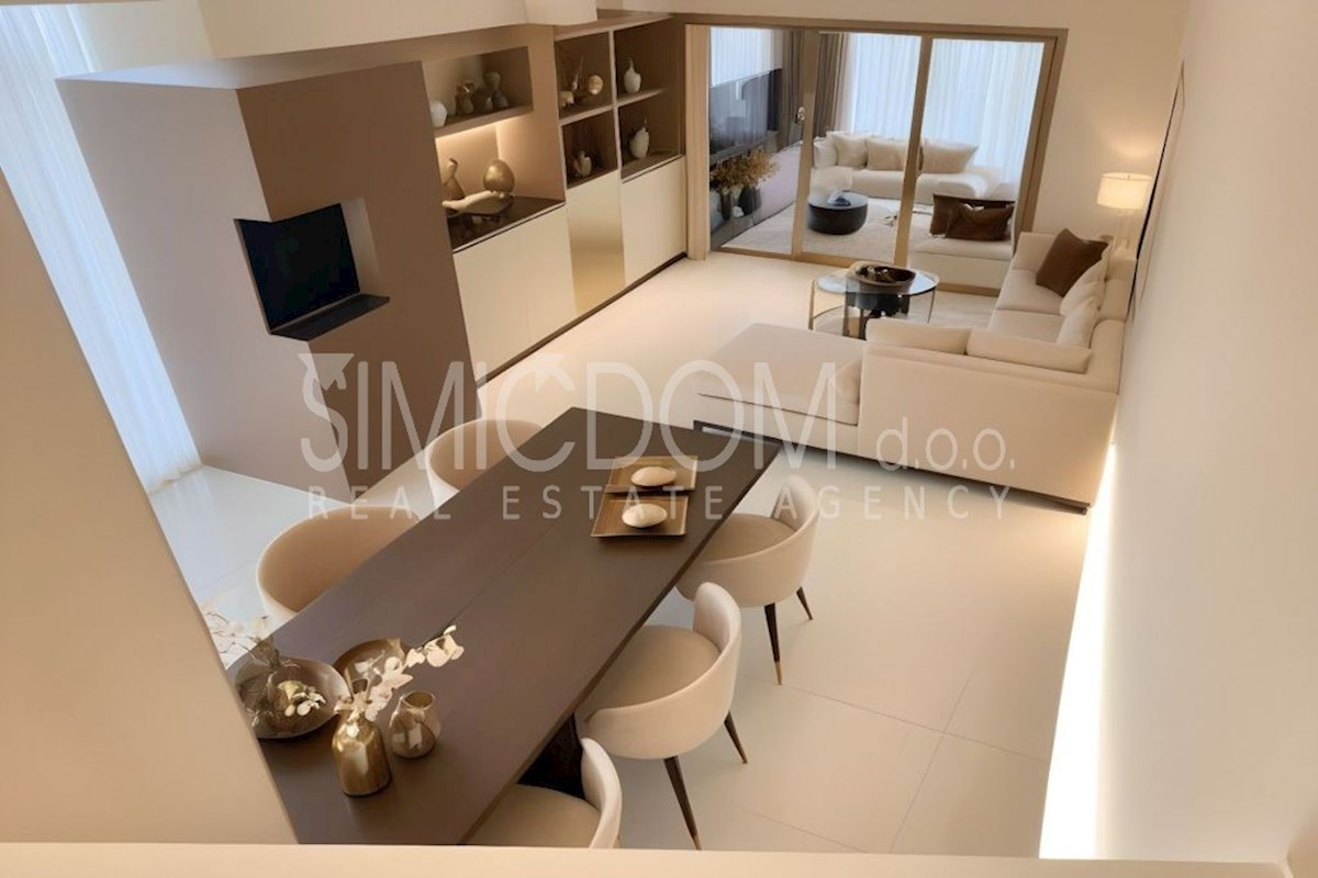 Dvojček v gradnji, Tisno