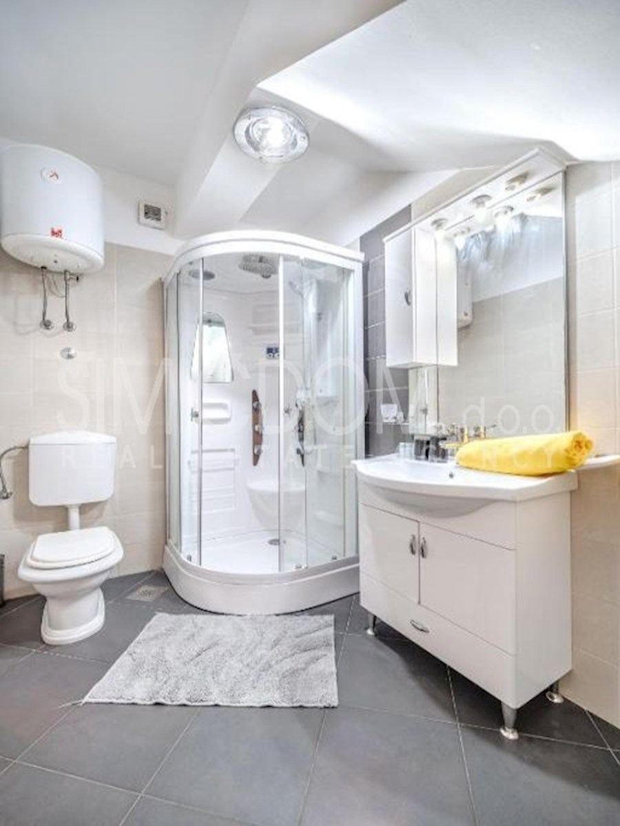 Apartma z razgledom na morje v prvi vrsti do morja, Brač