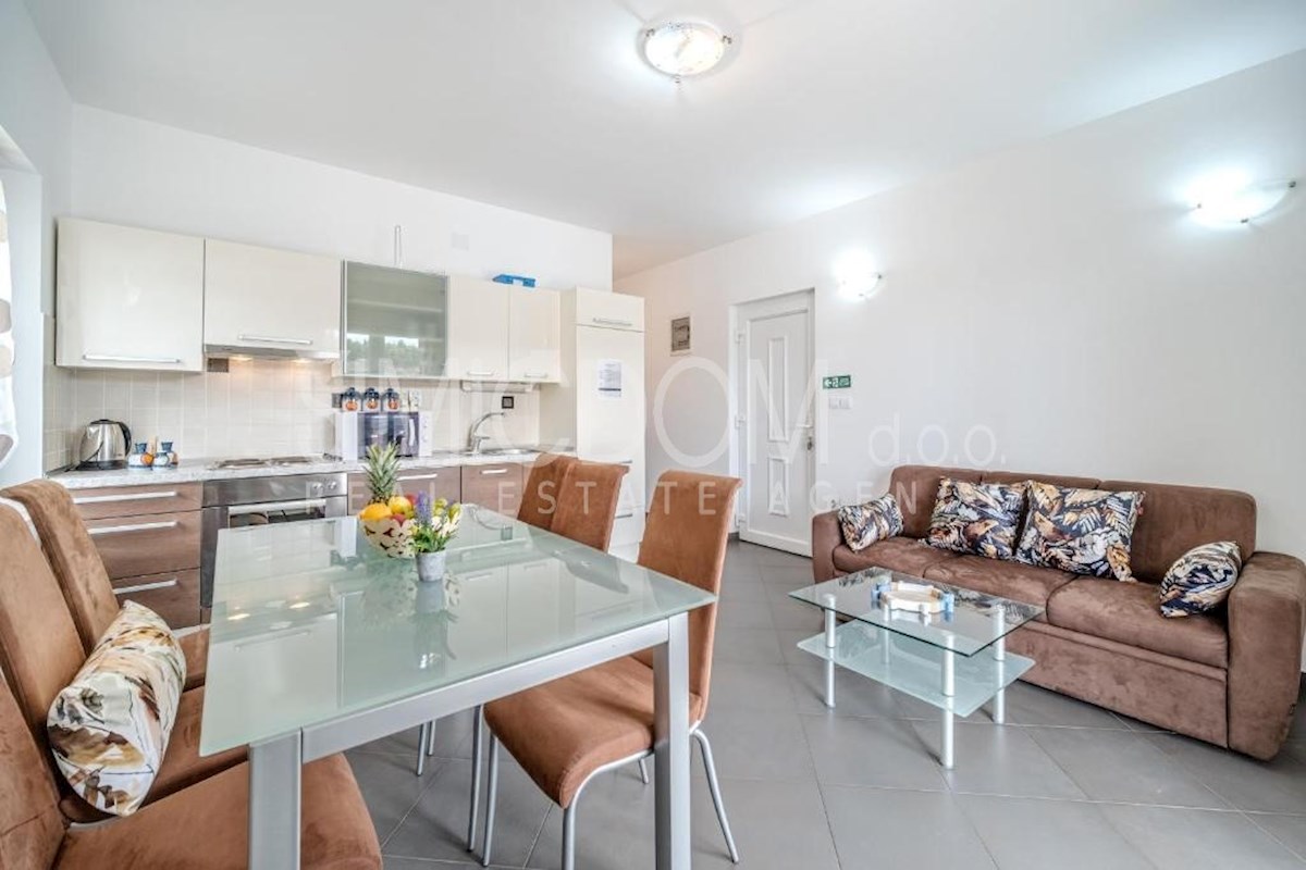 Apartma z razgledom na morje v prvi vrsti do morja, Brač