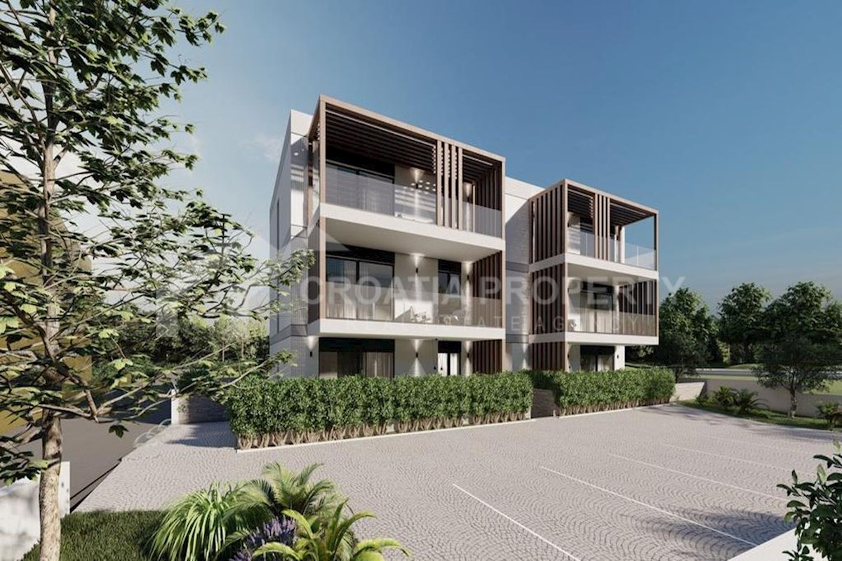 Apartma z dvoriščem v bližini plaže, Rogoznica