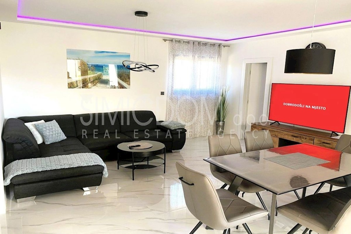 Opremljeno pritlično stanovanje 50 m od plaže, Srima