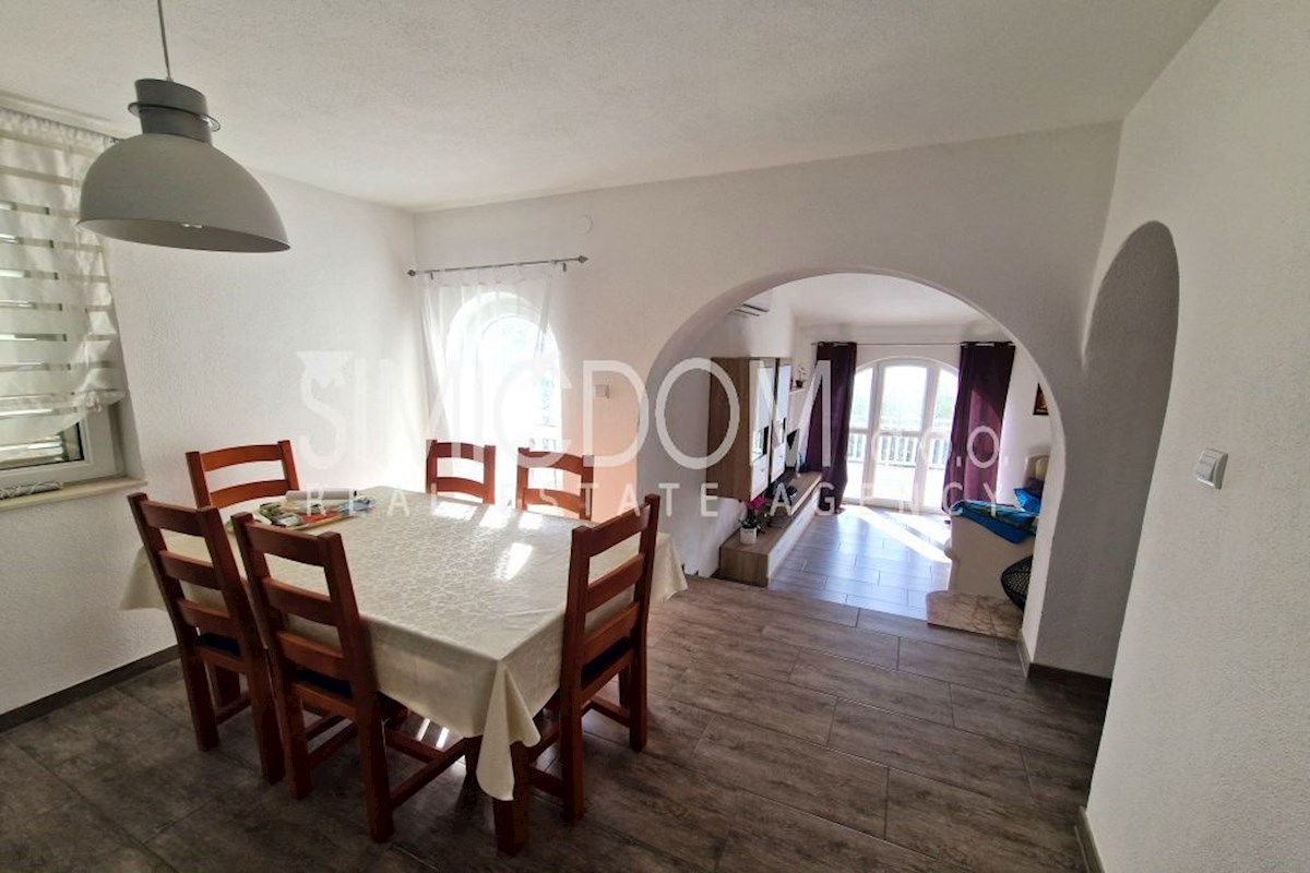 Hiša s čudovitim pogledom na morje, Čiovo