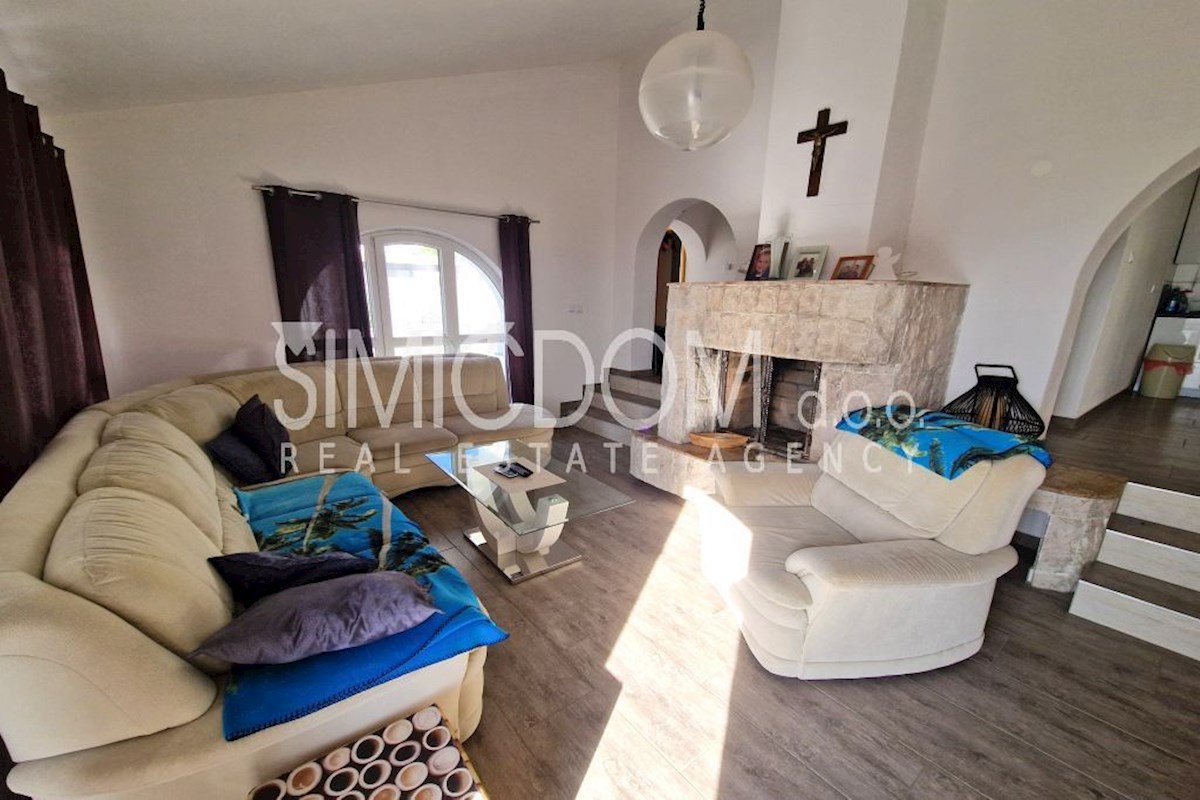 Hiša s čudovitim pogledom na morje, Čiovo