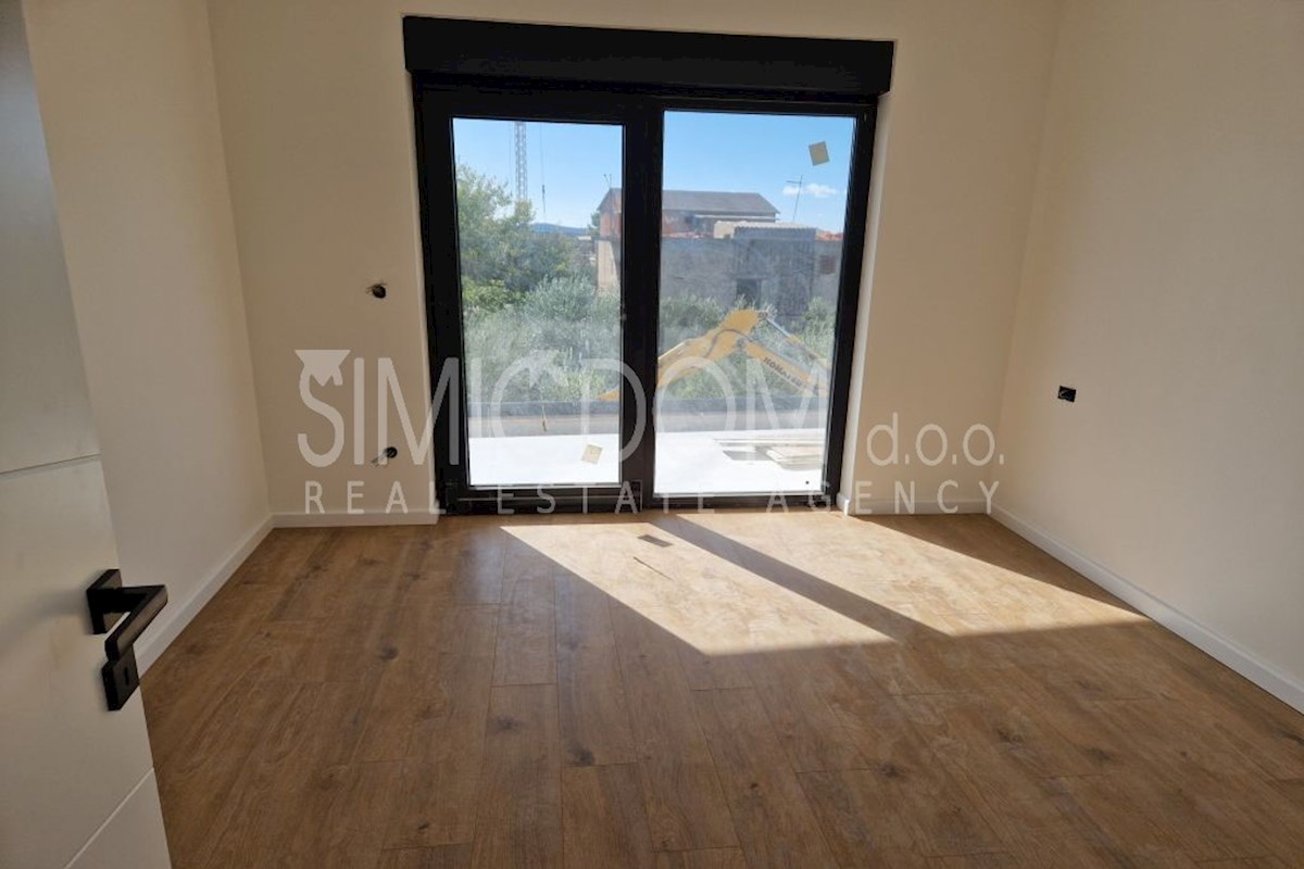 Prostoren apartma v bližini plaže in centra, Tribunj