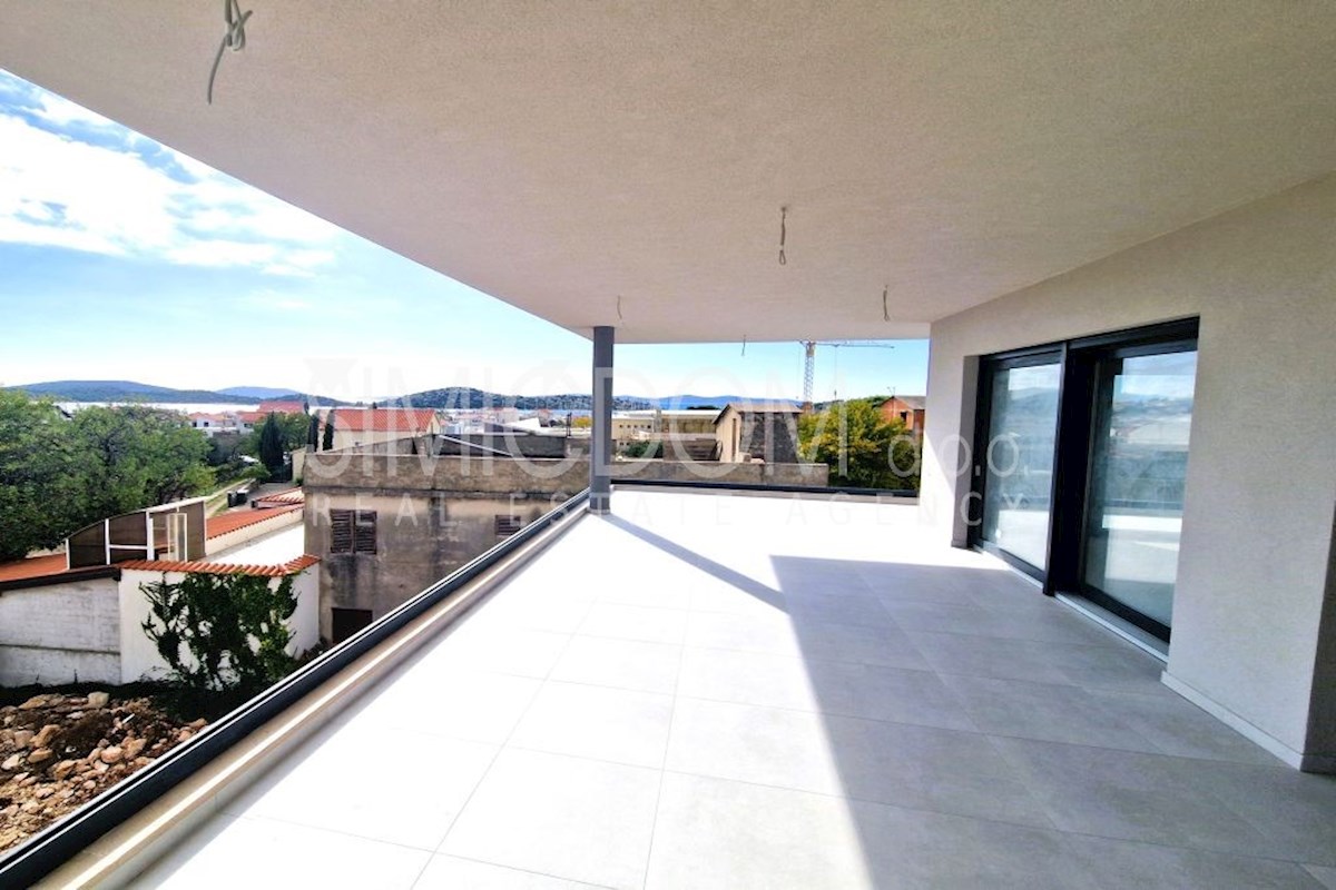 Prostoren apartma v bližini plaže in centra, Tribunj