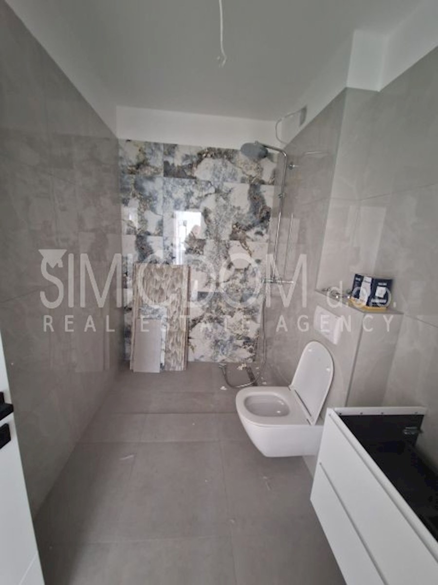 Prostoren apartma v bližini plaže in centra, Tribunj