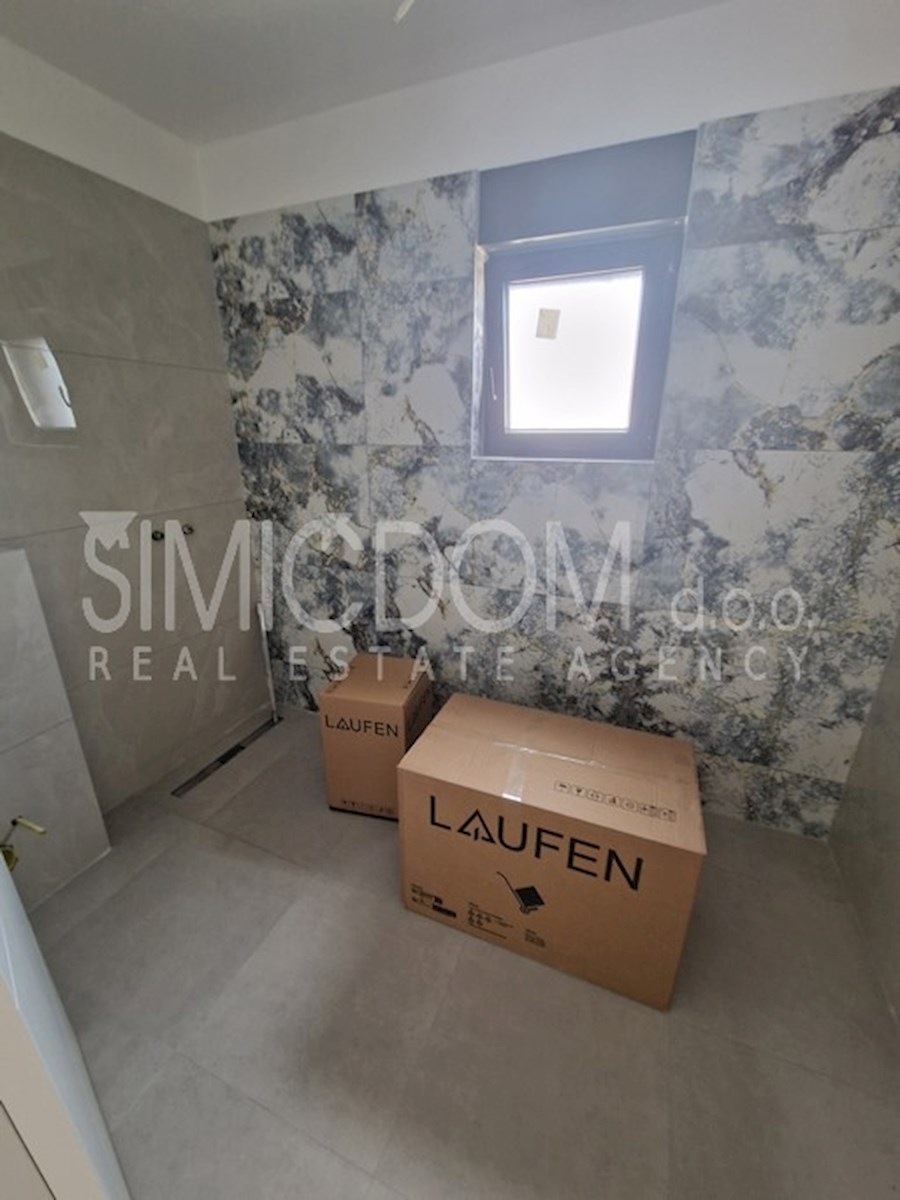 Trosobno stanovanje v bližini plaže in centra, Tribunj