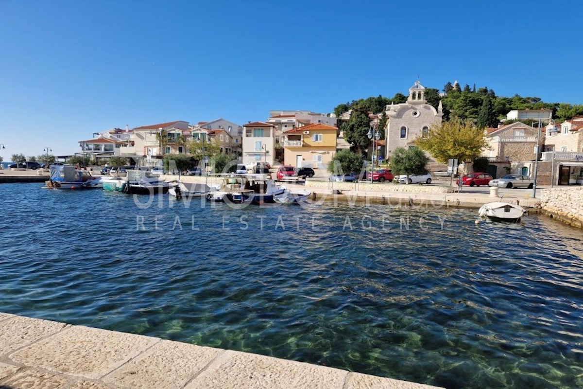 Trosobno stanovanje v bližini plaže in centra, Tribunj