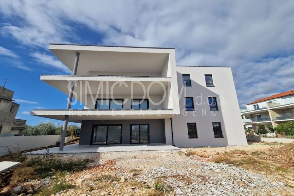 Trosobno stanovanje v bližini plaže in centra, Tribunj