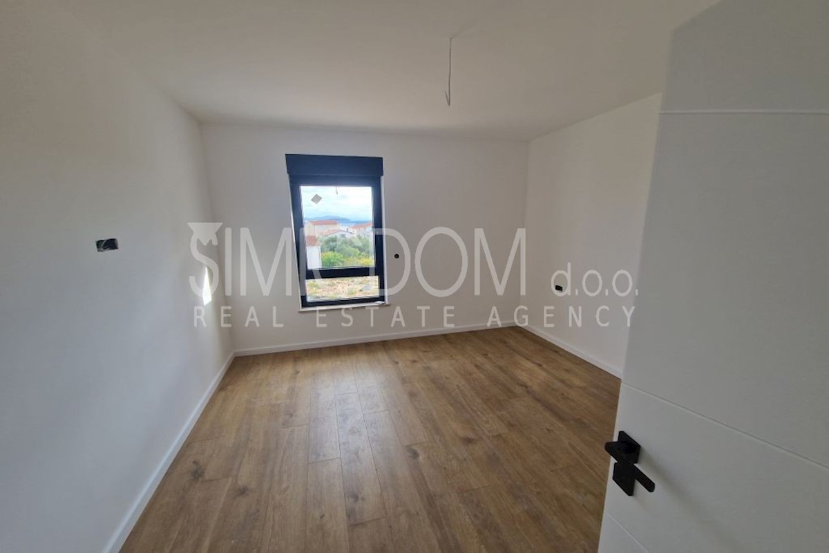 Trosobno stanovanje v bližini plaže in centra, Tribunj