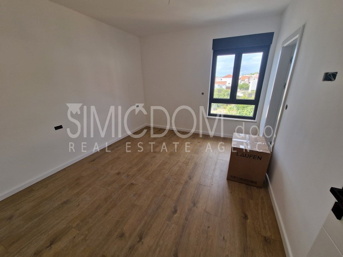 Trosobno stanovanje v bližini plaže in centra, Tribunj