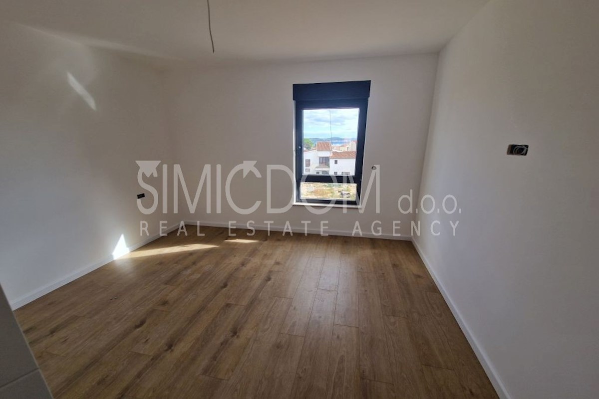 Trosobno stanovanje v bližini plaže in centra, Tribunj