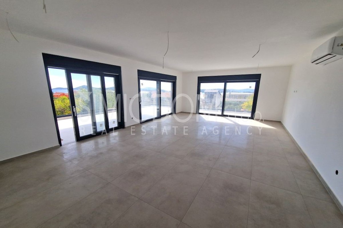 Trosobno stanovanje v bližini plaže in centra, Tribunj