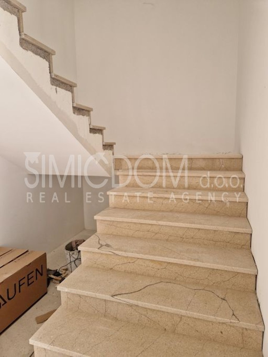 Trosobno stanovanje v bližini plaže in centra, Tribunj