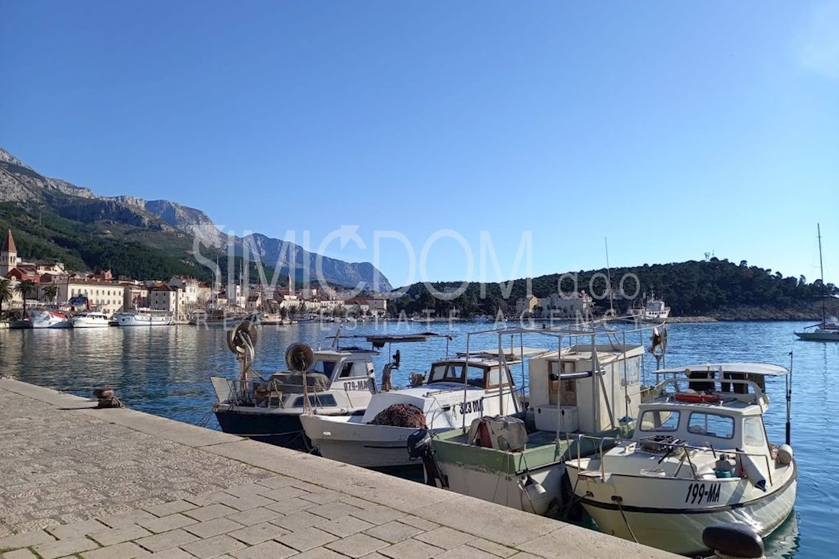 Dvosobno stanovanje s čudovitim razgledom, Makarska