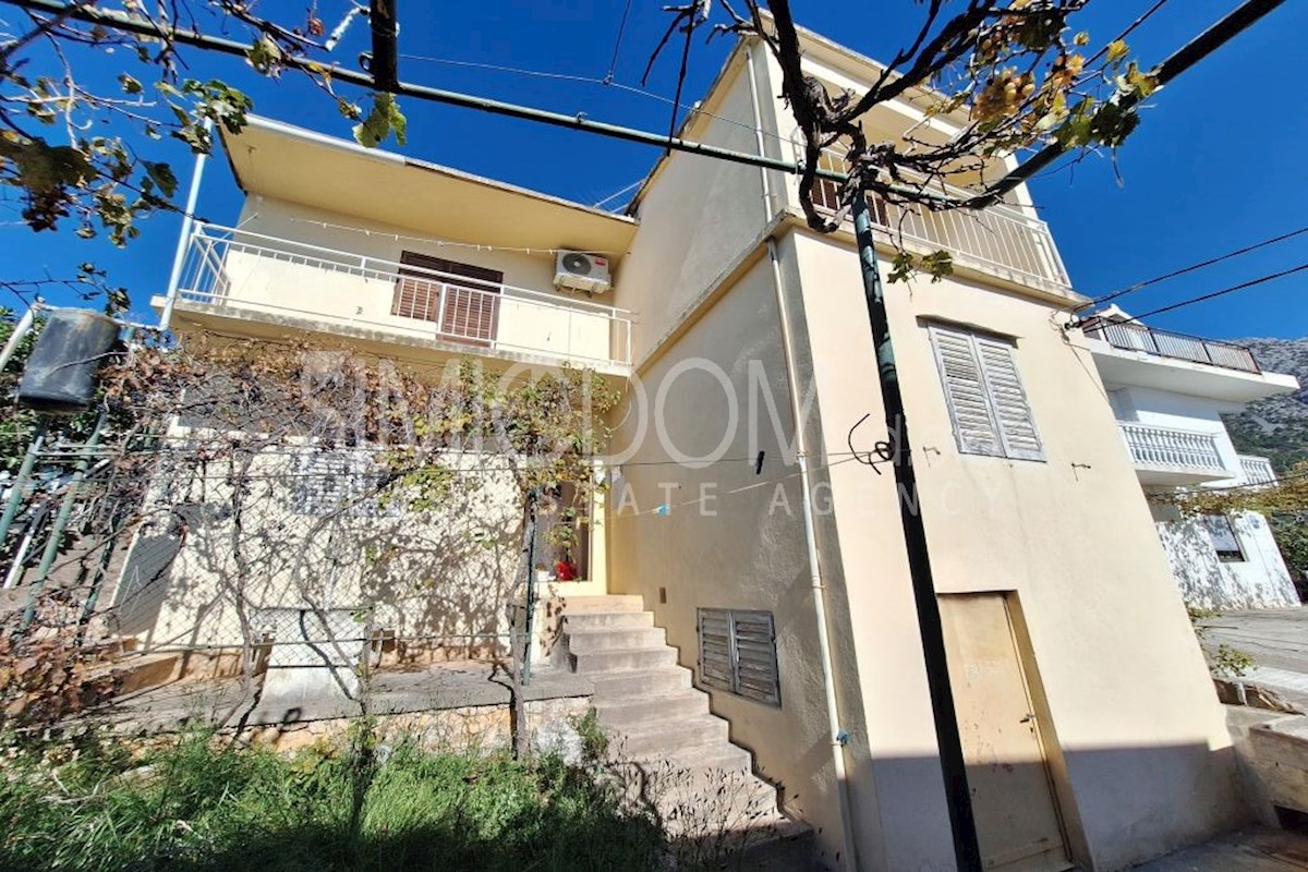 Hiša z dvema apartmajema, Makarska riviera