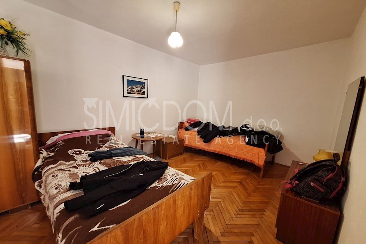 Hiša z dvema apartmajema, Makarska riviera