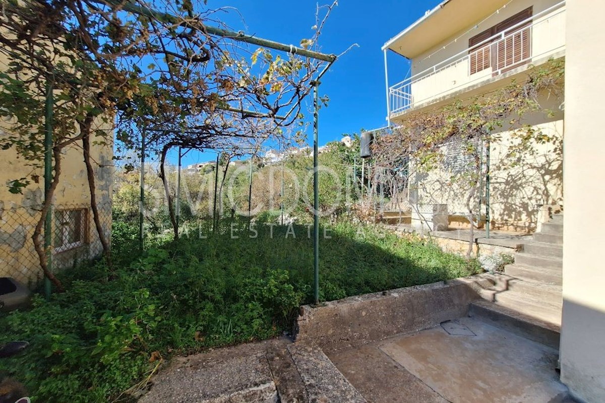 Hiša z dvema apartmajema, Makarska riviera