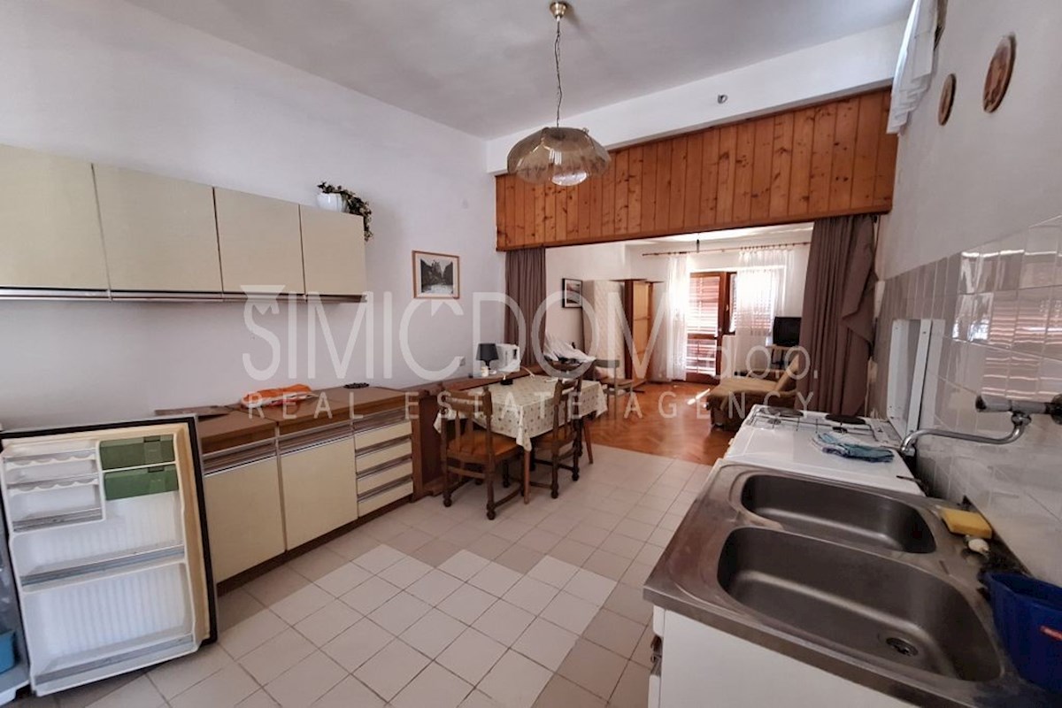 Hiša z dvema apartmajema, Makarska riviera