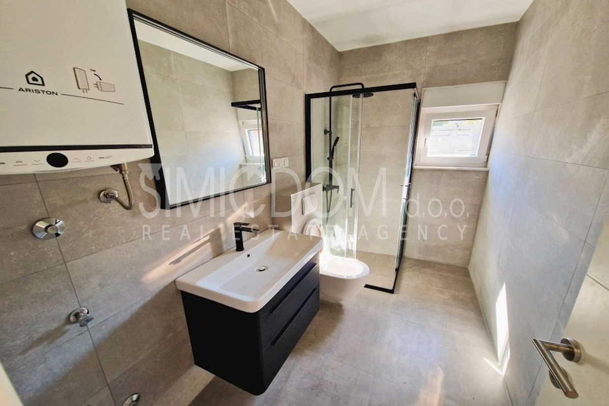 Stanovanje z vrtom 150 m od plaže, Žaborić