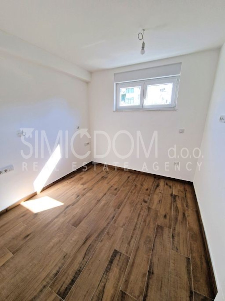 Stanovanje z vrtom 150 m od plaže, Žaborić