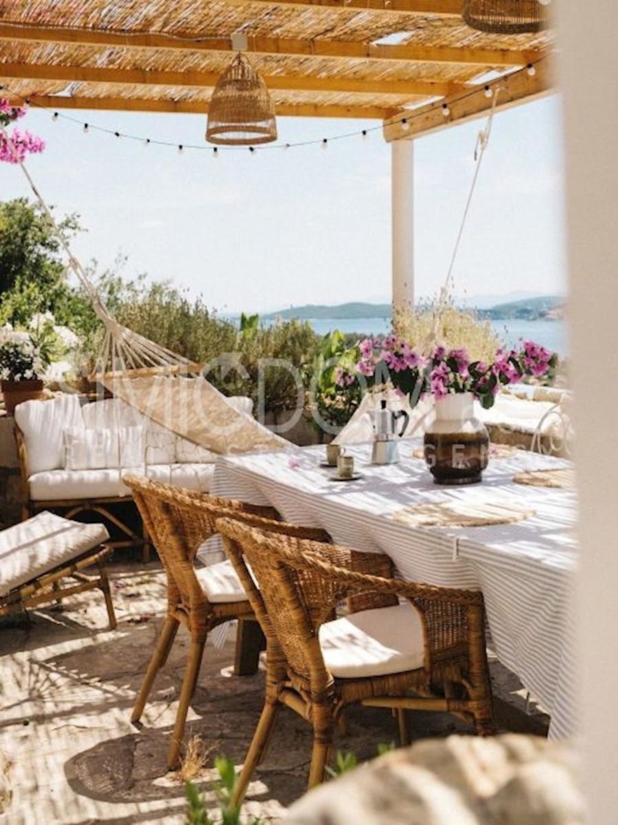 Tradicionalna hiša z razgledom, Pelješac