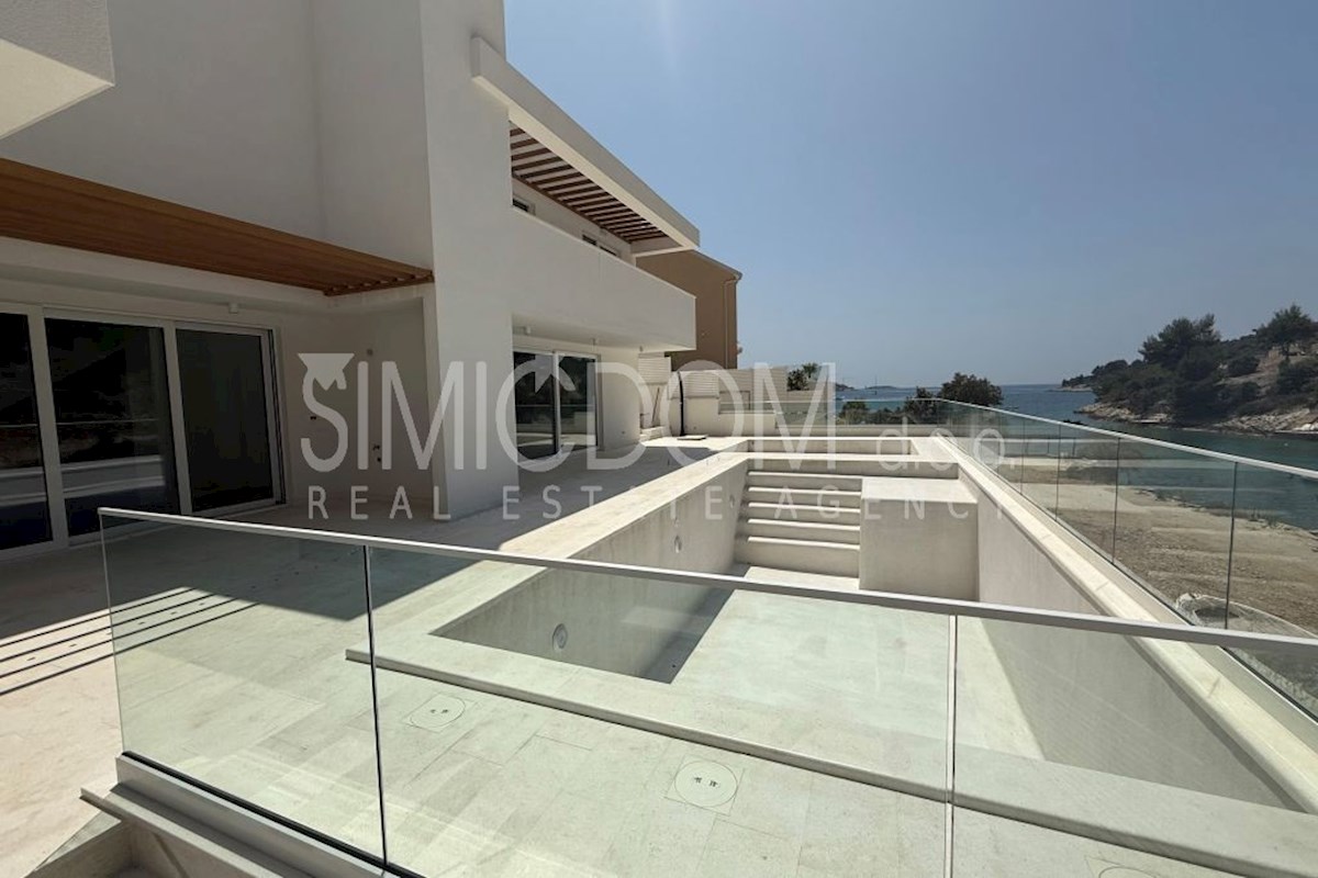 Vila ob morju v Sevidu