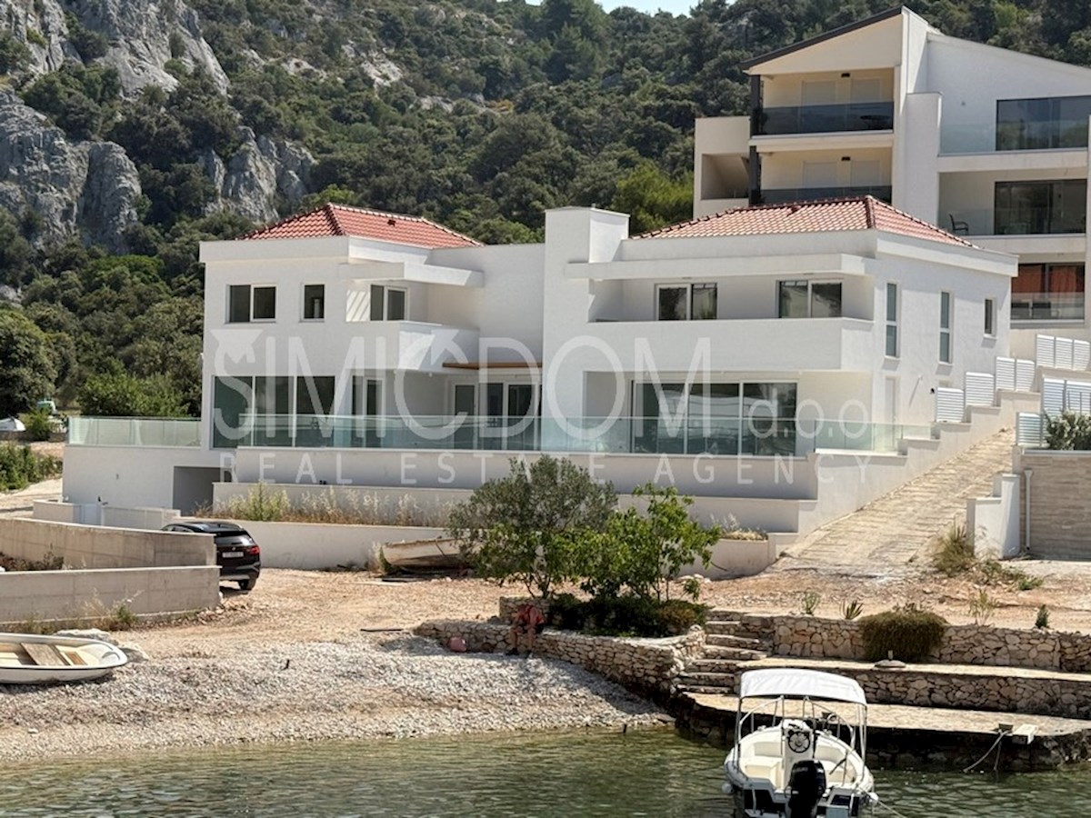 Vila ob morju v Sevidu