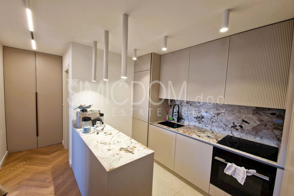 Ekskluzivno stanovanje v bližini centra Splita