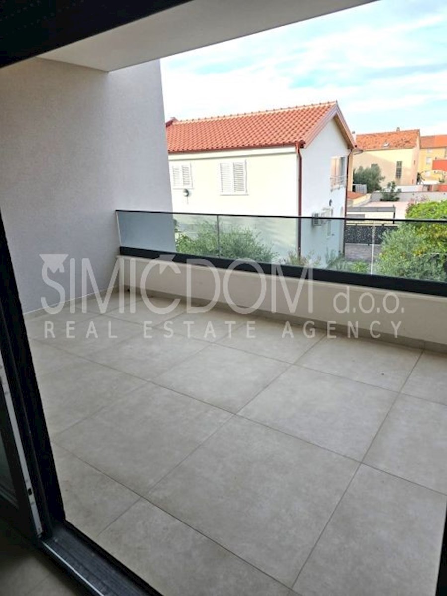 Novi apartmaji v bližini plaže, Srima