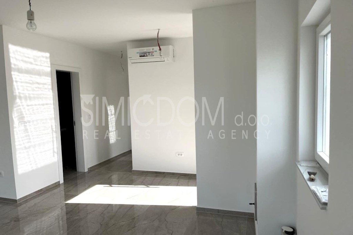 Nov apartma 50m od morja, Tisno
