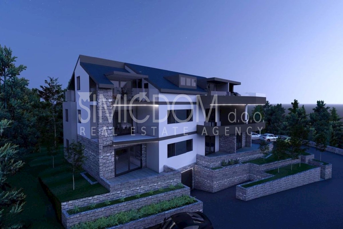 Penthouse s pogledom na morje, Gradac