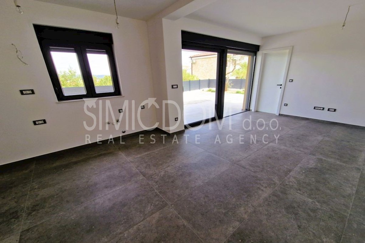 Apartma z vrtom in pogledom na morje, Murter