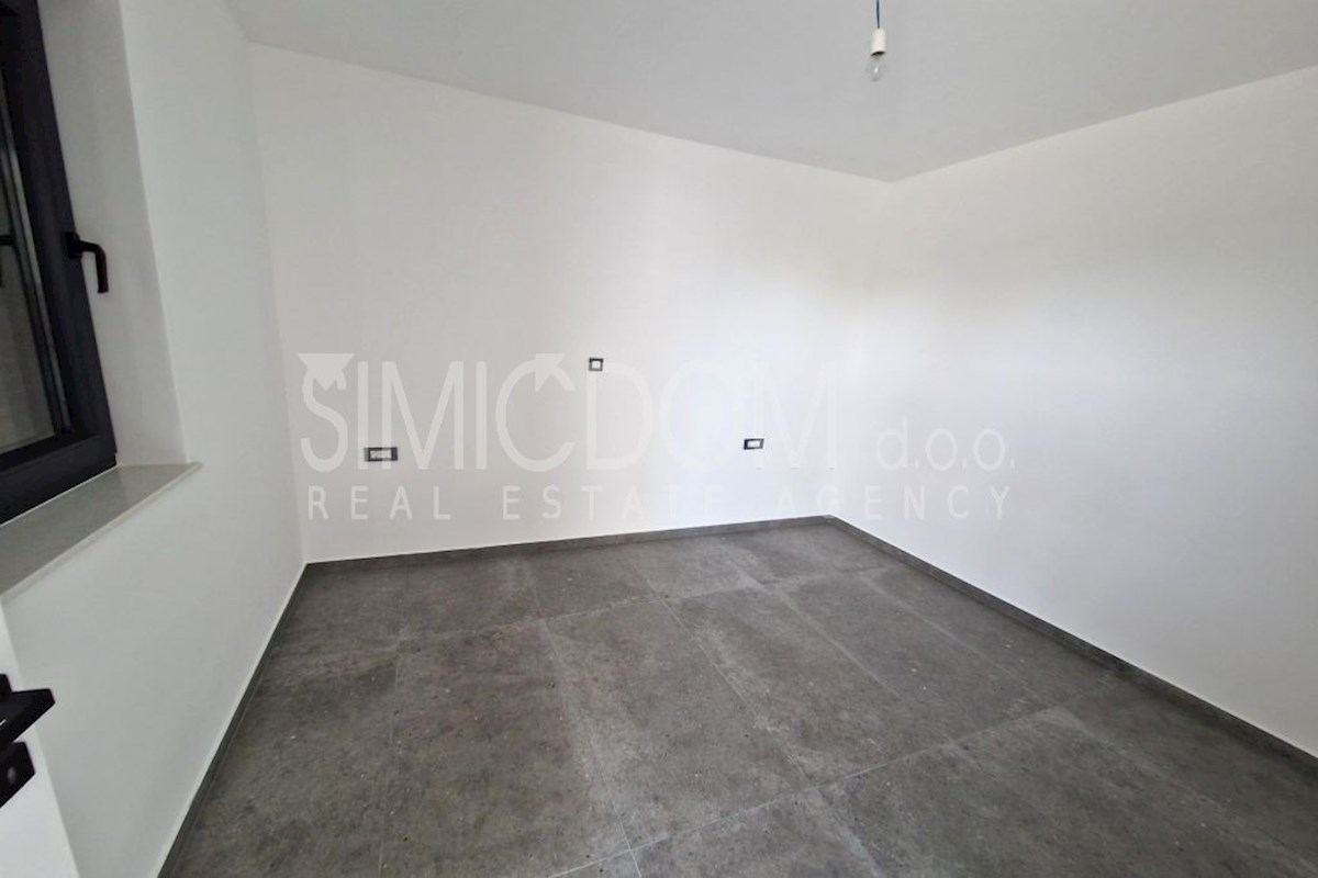 Apartma z vrtom in pogledom na morje, Murter