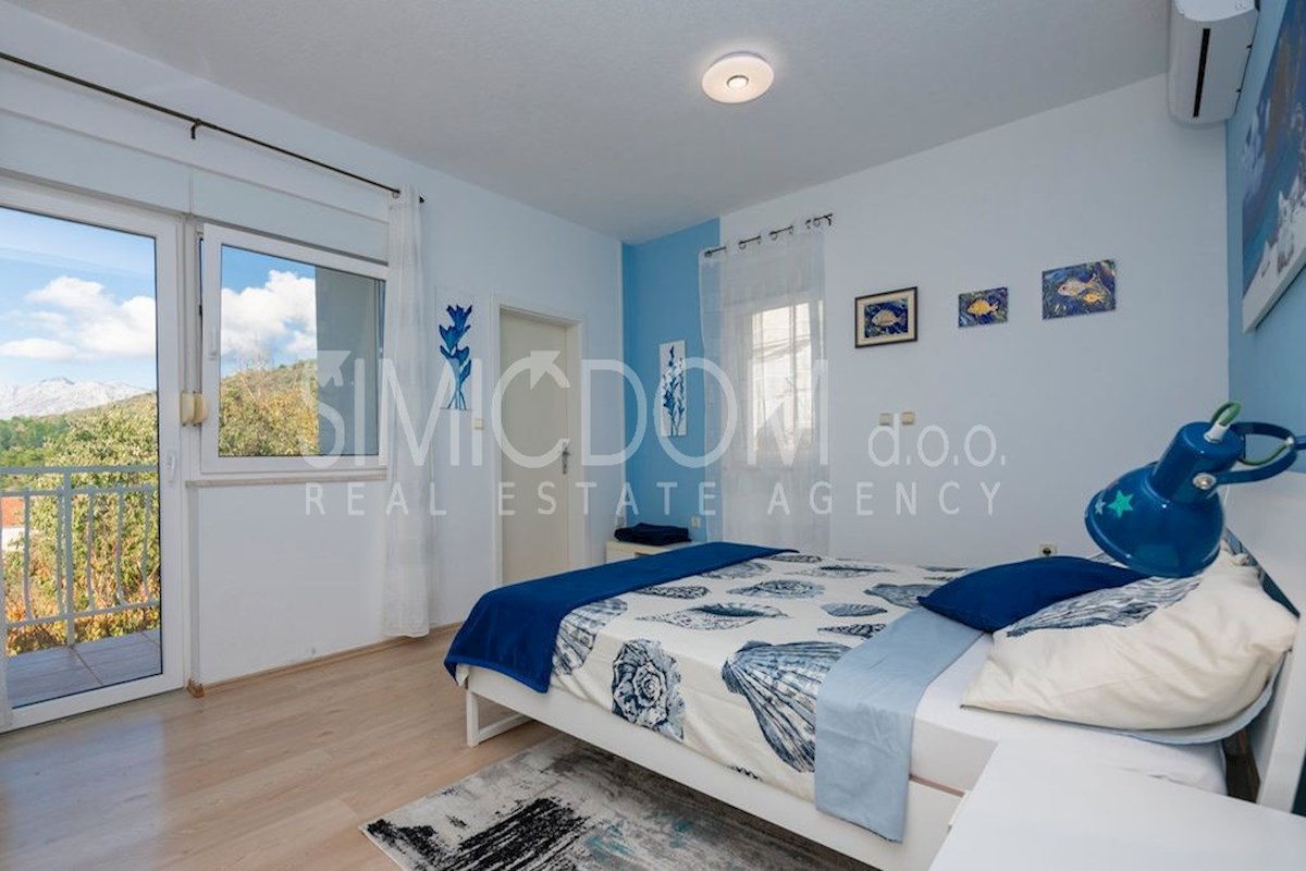 Hiša z odprtim razgledom in bazenom, Makarska riviera