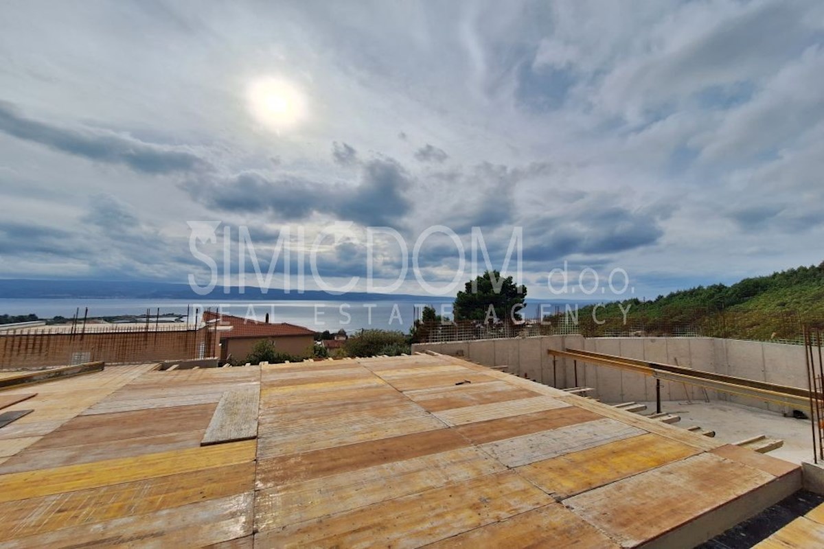 Dvosobno stanovanje z razgledom na morje, Omiš