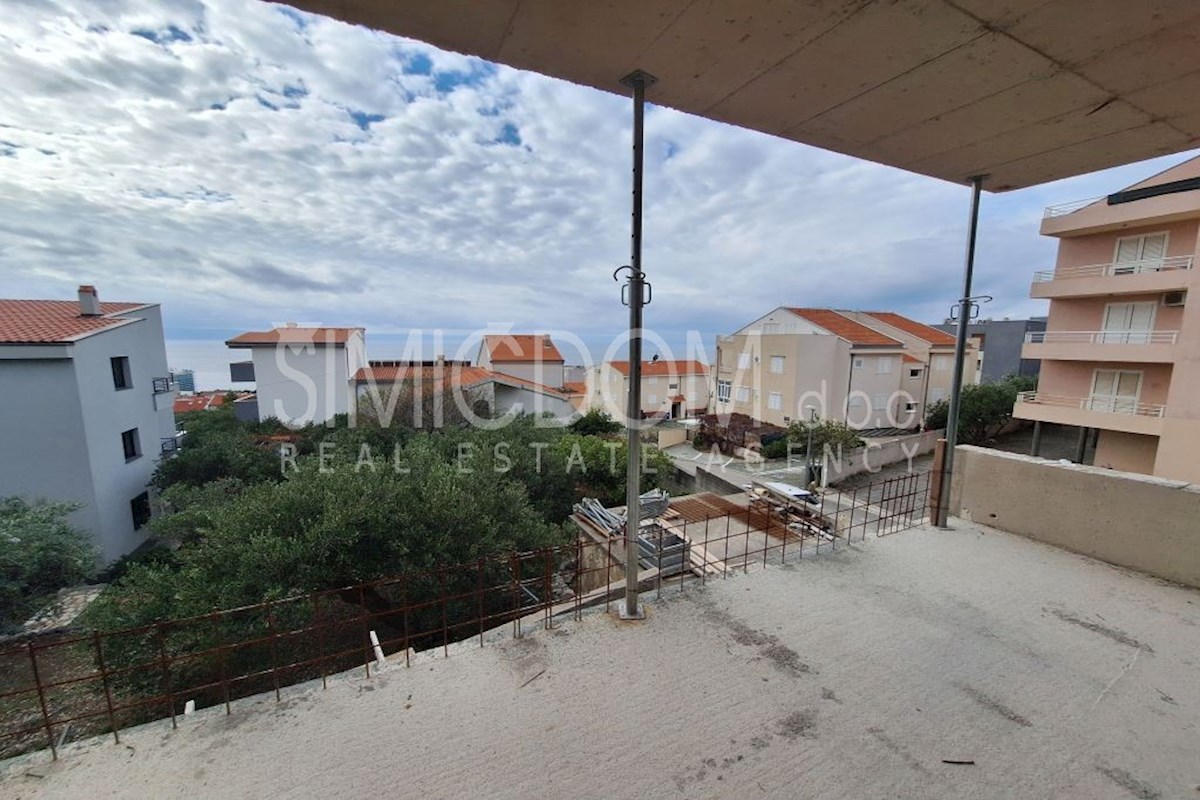 Prostorno stanovanje z razgledom na morje, Makarska