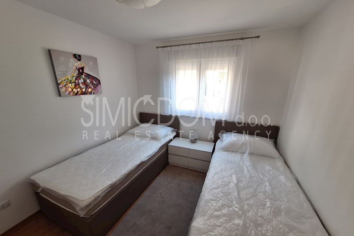 Stanovanje z zasebnim bazenom v centru, Makarska