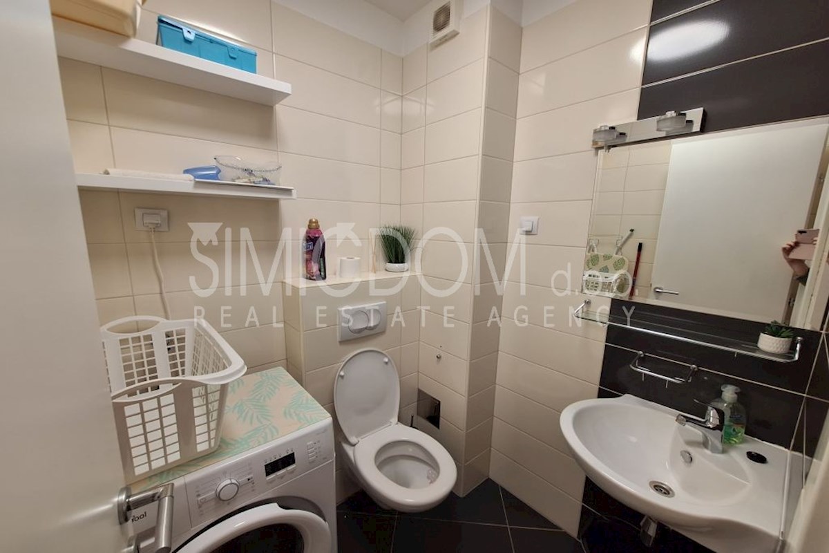 Stanovanje z zasebnim bazenom v centru, Makarska