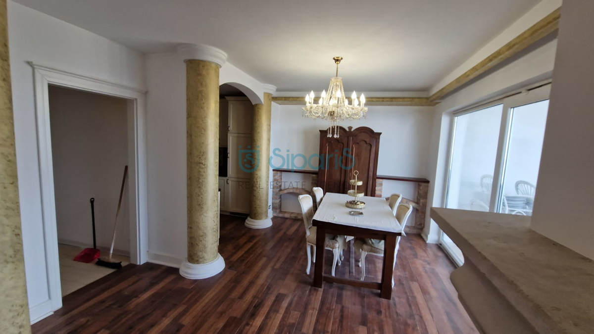 UMAG PROSTORNO STANOVANJE V BLIZINI MESTA