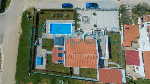VIŠNJAN VILA S POGLEDOM NA MORJE