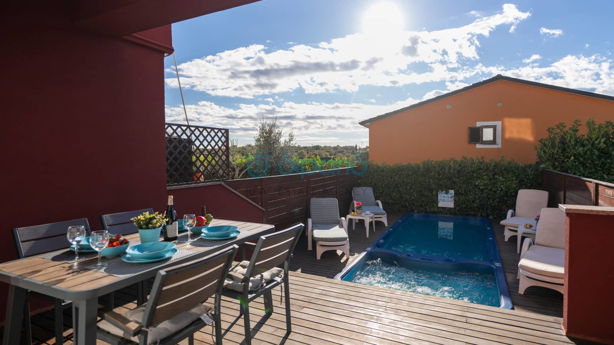 UMAG VALICA STANOVANJE Z BAZENOM IN JACUZZIJEM