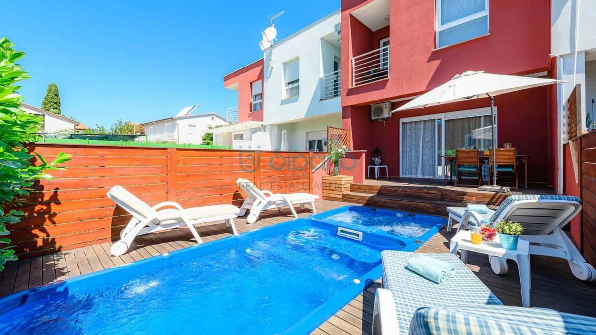 UMAG VALICA STANOVANJE Z BAZENOM IN JACUZZIJEM
