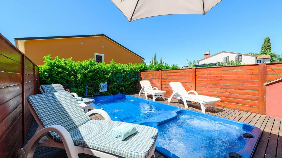 UMAG VALICA STANOVANJE Z BAZENOM IN JACUZZIJEM