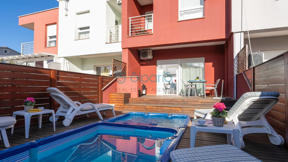 UMAG VALICA STANOVANJE Z BAZENOM IN JACUZZIJEM