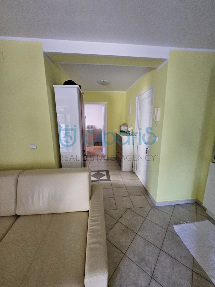 UMAG ZAMBRATIJA APARTMA V PRITLIČJU 300 METROV OD MORJA