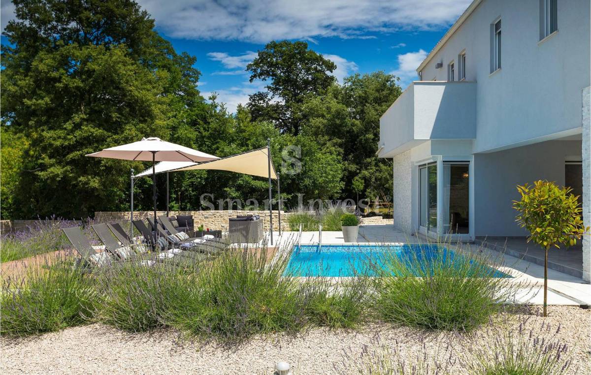 ISTRA - KRSAN, ČUDOVITA VILA Z BAZENOM IN SAVNO, prodamo