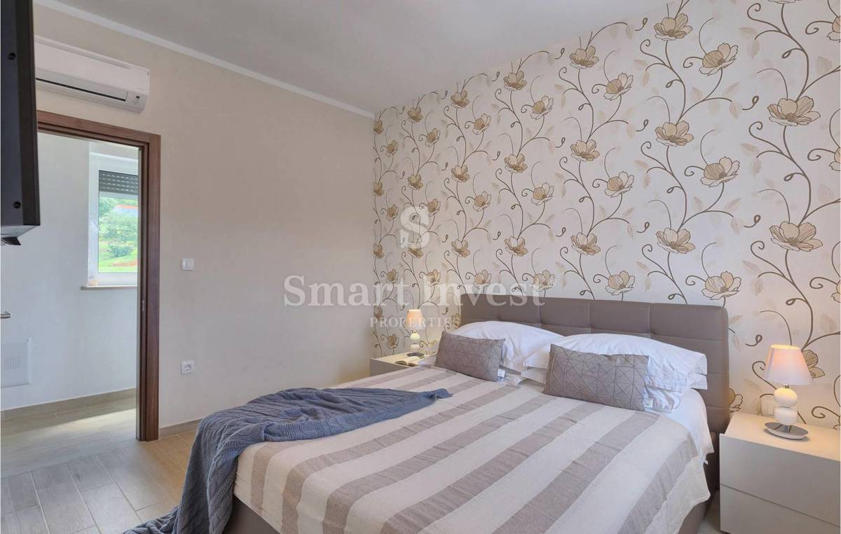 ISTRA - KRSAN, ČUDOVITA VILA Z BAZENOM IN SAVNO, prodamo