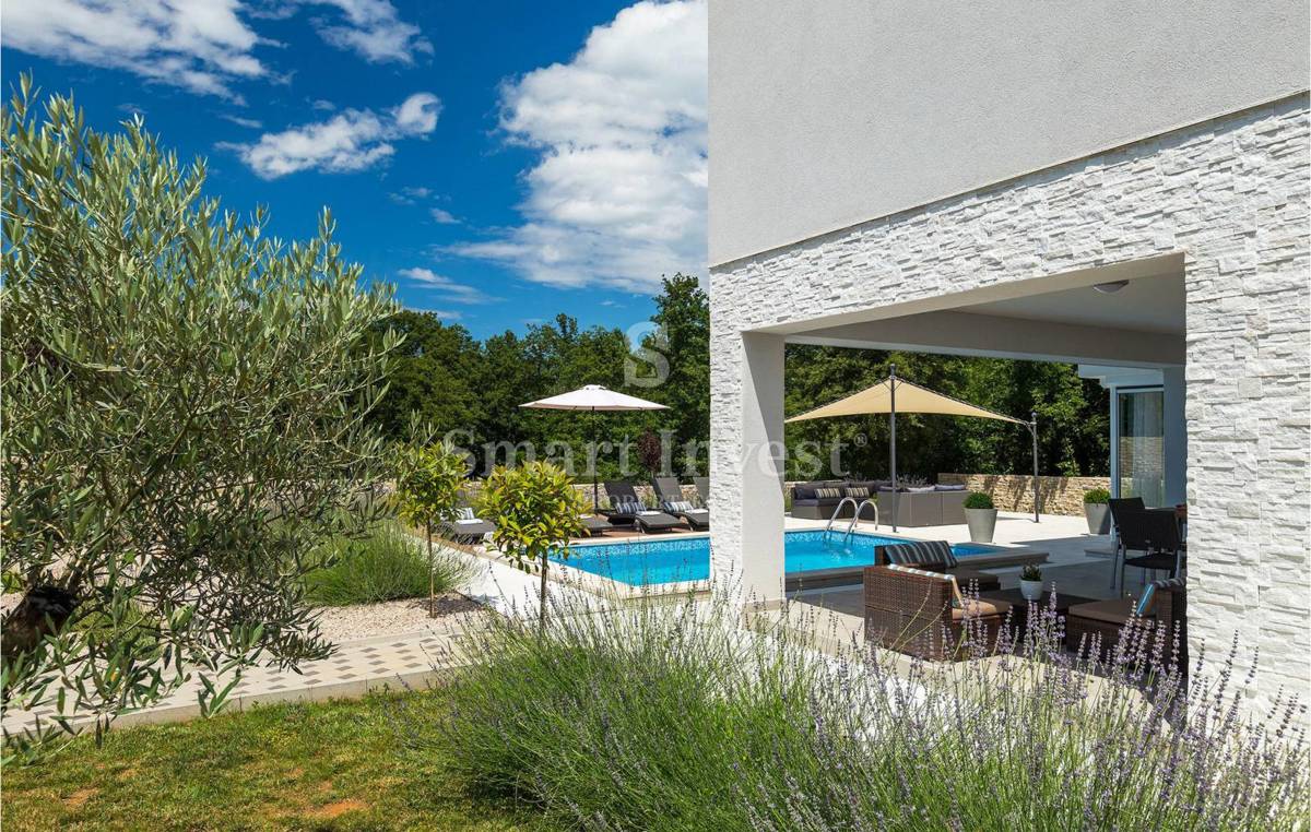 ISTRA - KRSAN, ČUDOVITA VILA Z BAZENOM IN SAVNO, prodamo